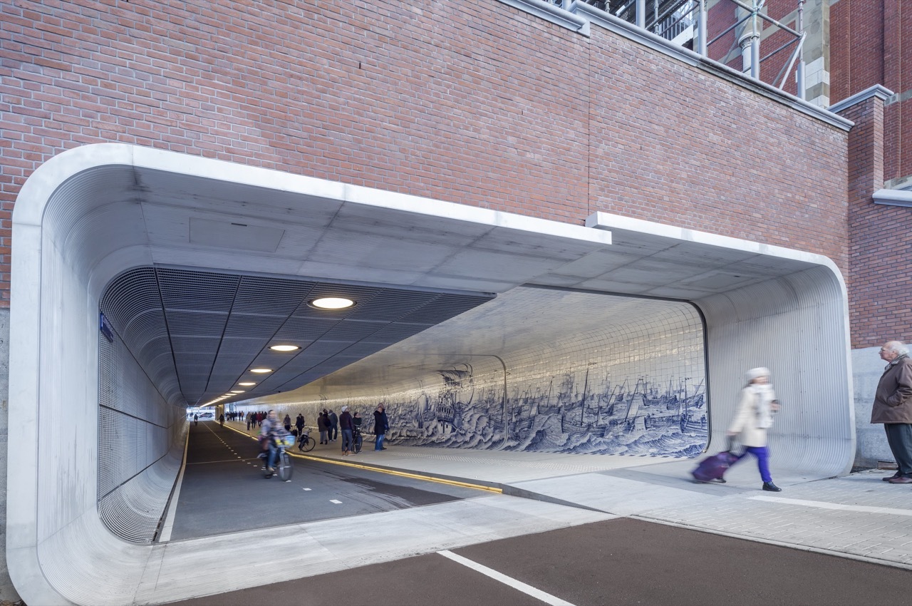 Benthem Crouwel Architects Amsterdam; Irma Boom; Amsterdam Centraal Station; langzaam-verkeer-tunnel;